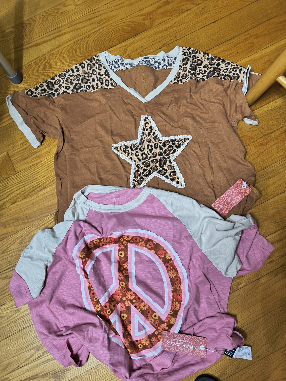 SHEIN Brown Leopard Star Tee & Pink Peace Sign Raglan Pack